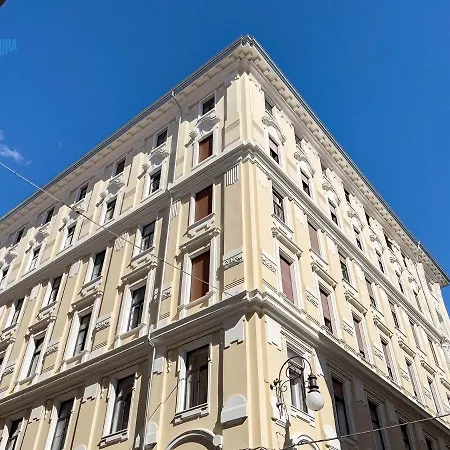 San Lazzaro 23 - 2 Tirabora Short Rent Apartamento Trieste